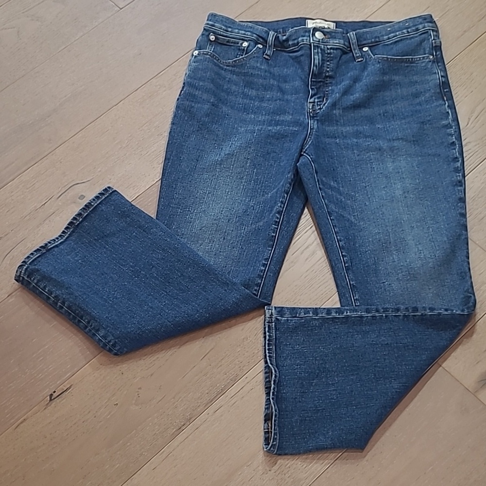 EUC Madewell Mid Rise Kick Out Jeans Women's sz 32 Denim Crop/Ankle Jeans
